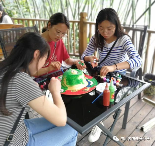 傳承五四精神，凝聚青春力量——筠連中學教工團舉行2019年春期紅色探訪活動2.jpg