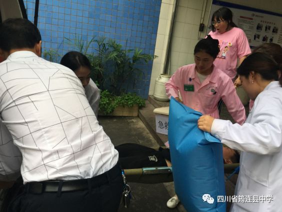 病從口入，食品安全記于心——筠連中學食品安全應急演練5.jpg