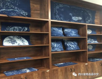 時光之藍(lán)——蠟染與莘莘學(xué)子2.jpg