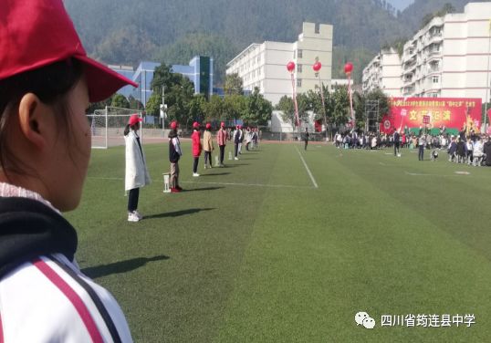 一群可愛的人——12·9文藝匯演臺前幕后的工作人員1.jpg