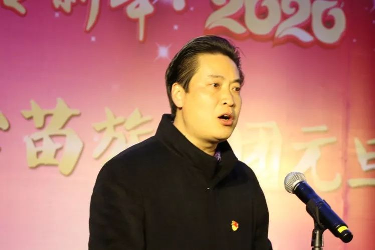 漢苗和諧一家親 載歌載舞迎新年——筠連中學(xué)2020年“苗嶺新年·元旦晚會(huì)”7.jpg