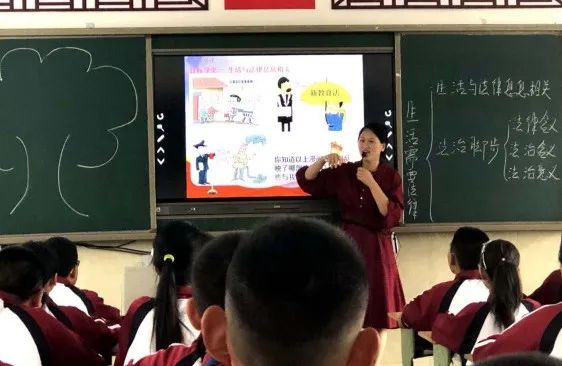溝通促學(xué)習(xí) 幫扶促進步 ——筠連縣中學(xué)“薪火工程”成果展評活動圓滿結(jié)束3.jpg