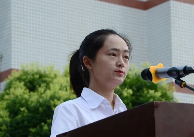 砥礪奮進新起點 揚帆遠航新征程 ——筠連縣中學舉行2020年秋期開學典禮4.jpg