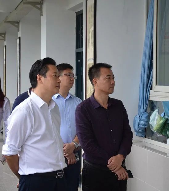 深入細致作指導 齊心協力謀發展——宜賓市教科所副所長張安權一行到我校視導高三工作7.jpg