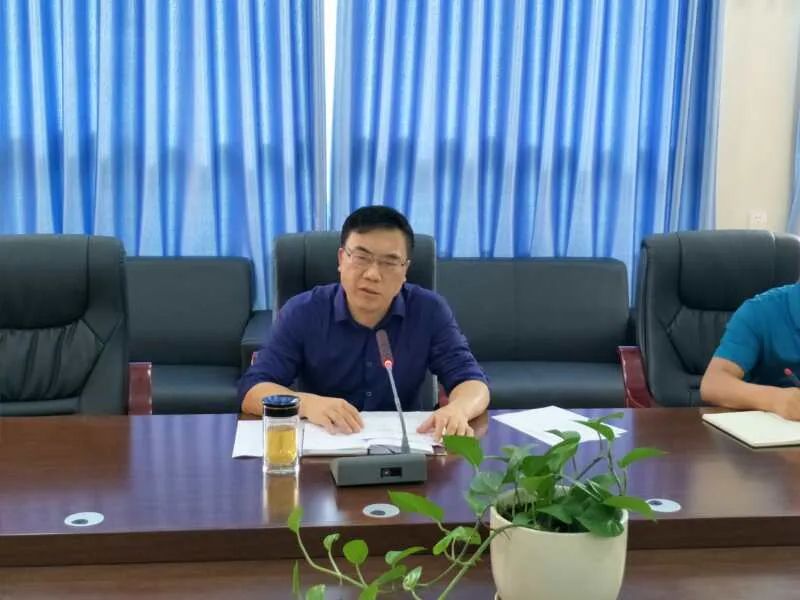 筠連縣中學工會召開2020年秋期工會委員會議2.jpg
