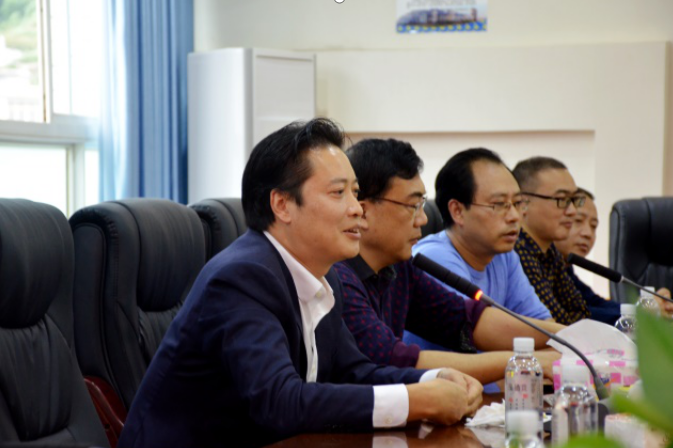 “青春美好、雙節(jié)同慶”——記筠連縣中學(xué)2020年外籍單身教師座談會(huì)6.png