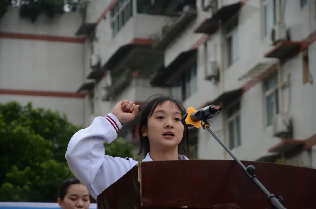青春正當時，賽場展英姿——筠連縣2020年中小學生籃球比賽在筠連縣中學舉行6.jpg