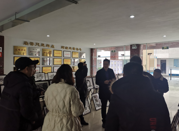 筆尖傳情 翰墨飄香——筠連縣中學舉行第18屆校園師生書畫展5.png
