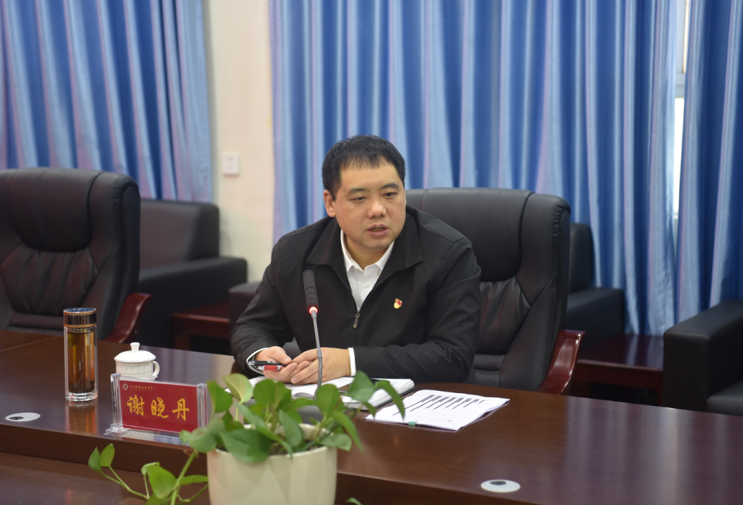 縣委副書記、縣長謝曉丹調(diào)研筠連縣中學(xué)教育教學(xué)工作6.png