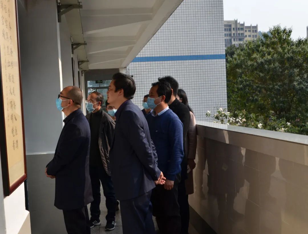 市教體局副局長向慶明一行到筠連中學視察指導開學工作2.jpg