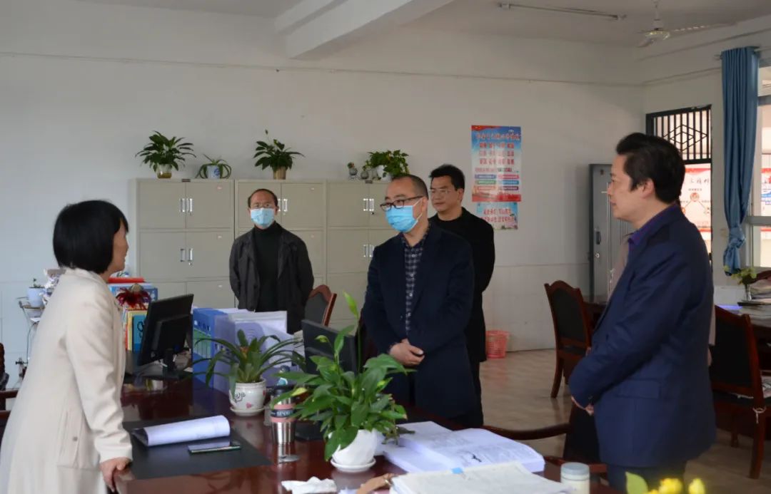 市教體局副局長向慶明一行到筠連中學視察指導開學工作3.jpg