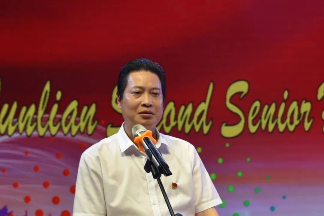 邁著青春腳步 放飛夢想翅膀 ——筠連縣第二屆英語風采大賽在我校圓滿舉行2.jpg
