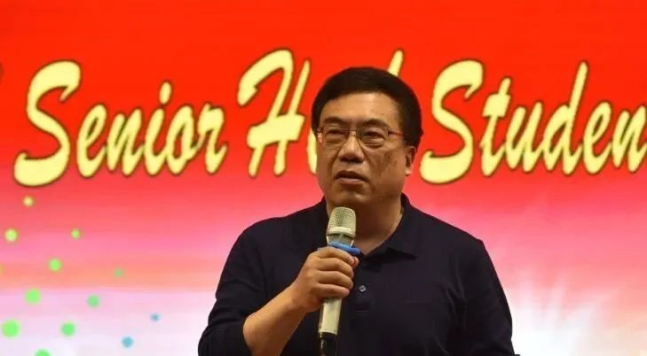 邁著青春腳步 放飛夢想翅膀 ——筠連縣第二屆英語風采大賽在我校圓滿舉行4.jpg