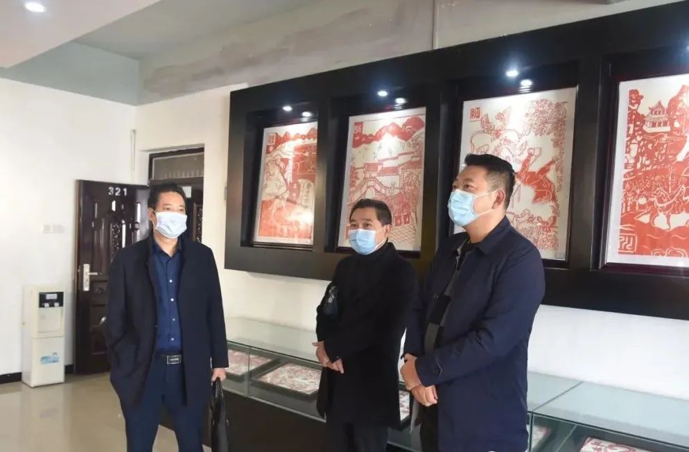 副縣長鐘聲遠到筠連中學視察指導工作2.jpg